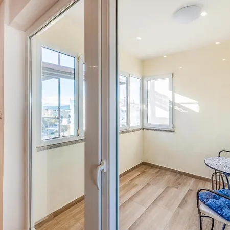 Apartment Awesome In With Wifi Zadar